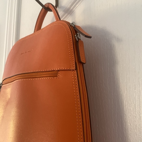 Jack George’s leather backpack CHELSEA ANGELA BACKPACK orange structure - Picture 5 of 16